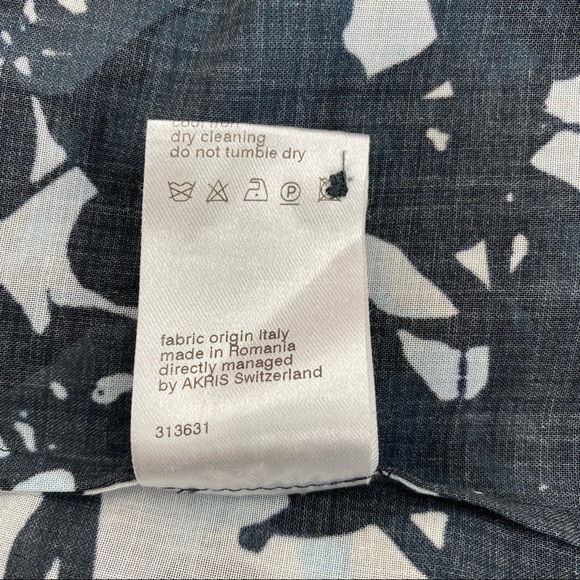 AKRIS PUNTO Black Shadow Floral Top with Pleats and Hidden Button Placket - Picture 10 of 10